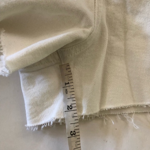 Madewell Relaxed Denim Button Fly Raw Hem Denim Shorts Size 32 - Picture 13 of 14